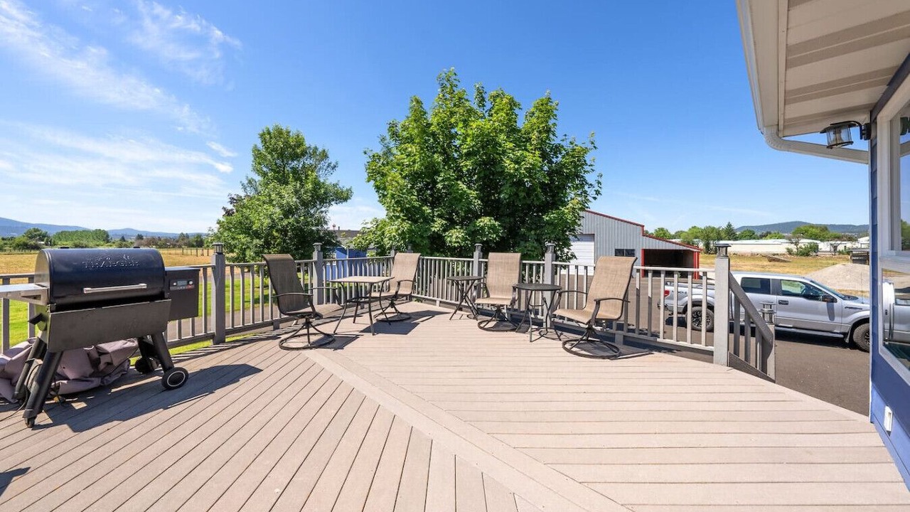Photo of Patio Balcony in Otis Orchards-East Farms