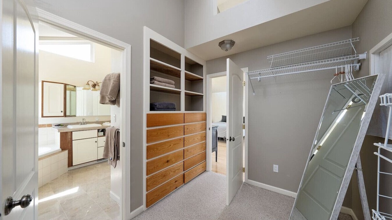 Photo of Bedroom in Otis Orchards-East Farms