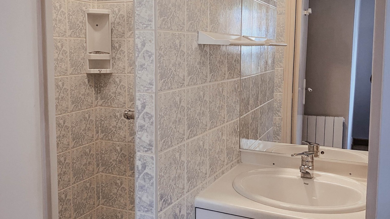 Photo of Bathroom in Morangis