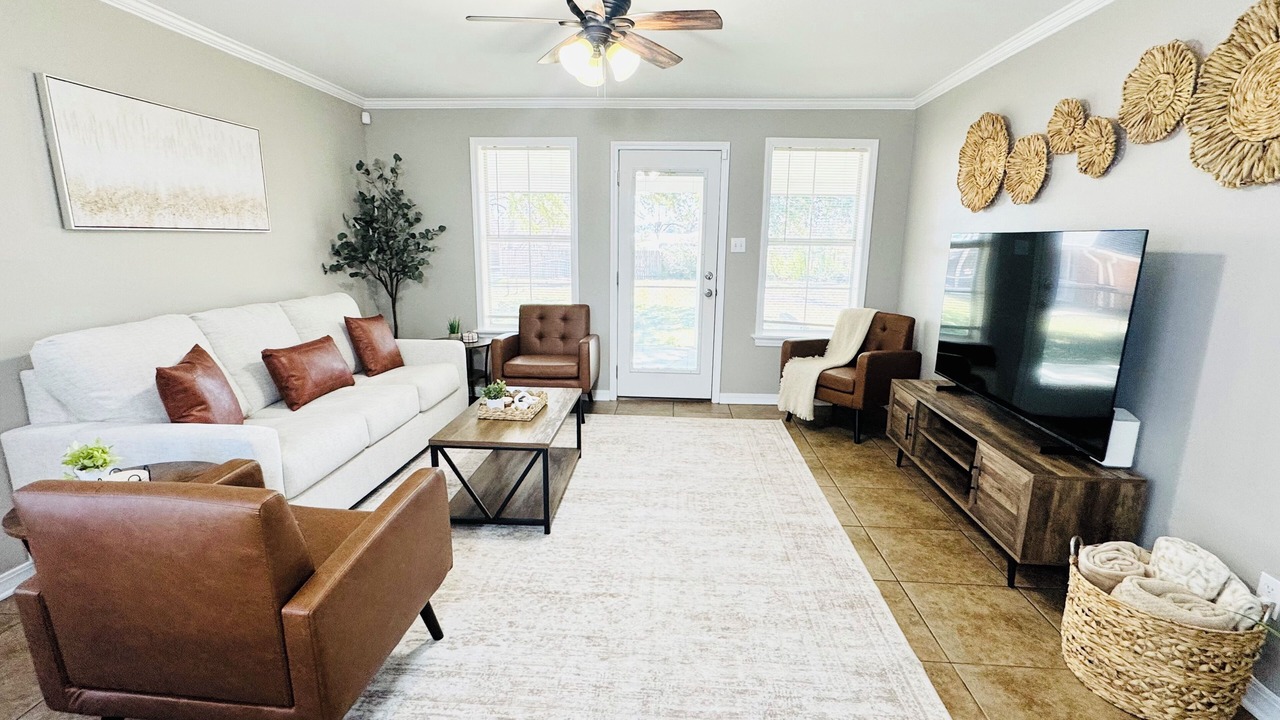 Photo of Livingroom in Claiborne