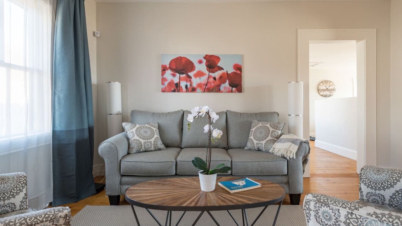 Photo of Livingroom in Western Shore