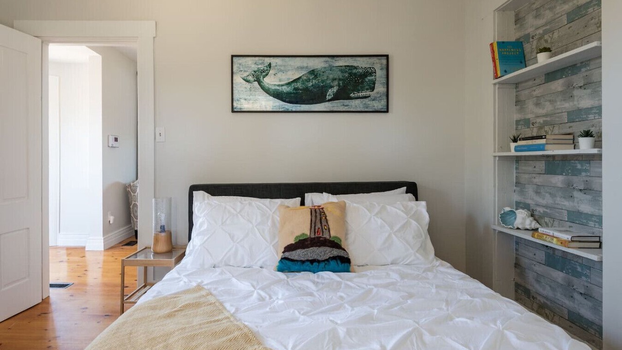Photo of Bedroom in Western Shore