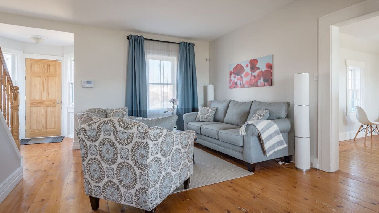 Photo of Livingroom in Western Shore