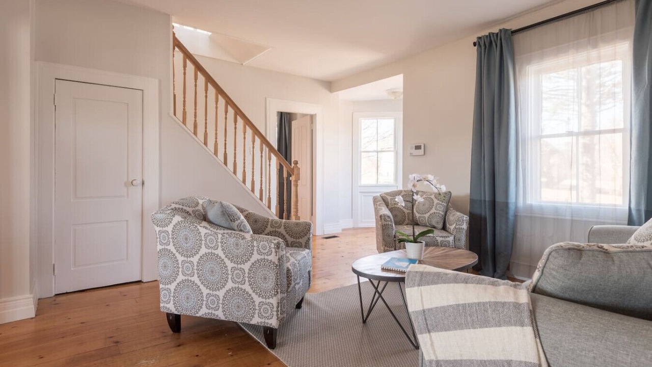 Photo of Livingroom in Western Shore