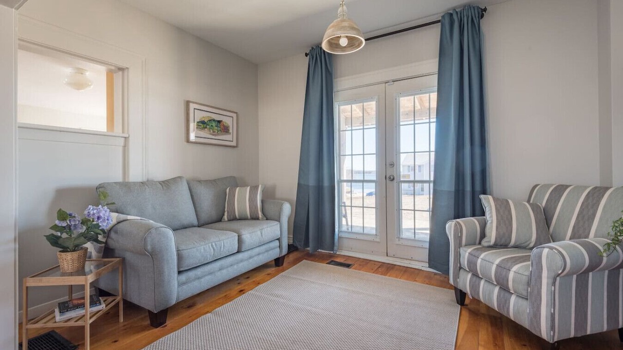 Photo of Livingroom in Western Shore