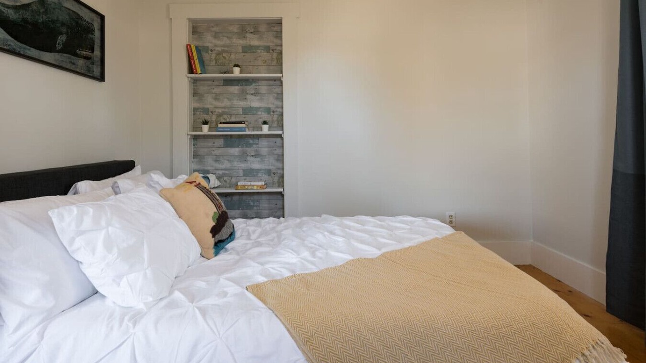 Photo of Bedroom in Western Shore