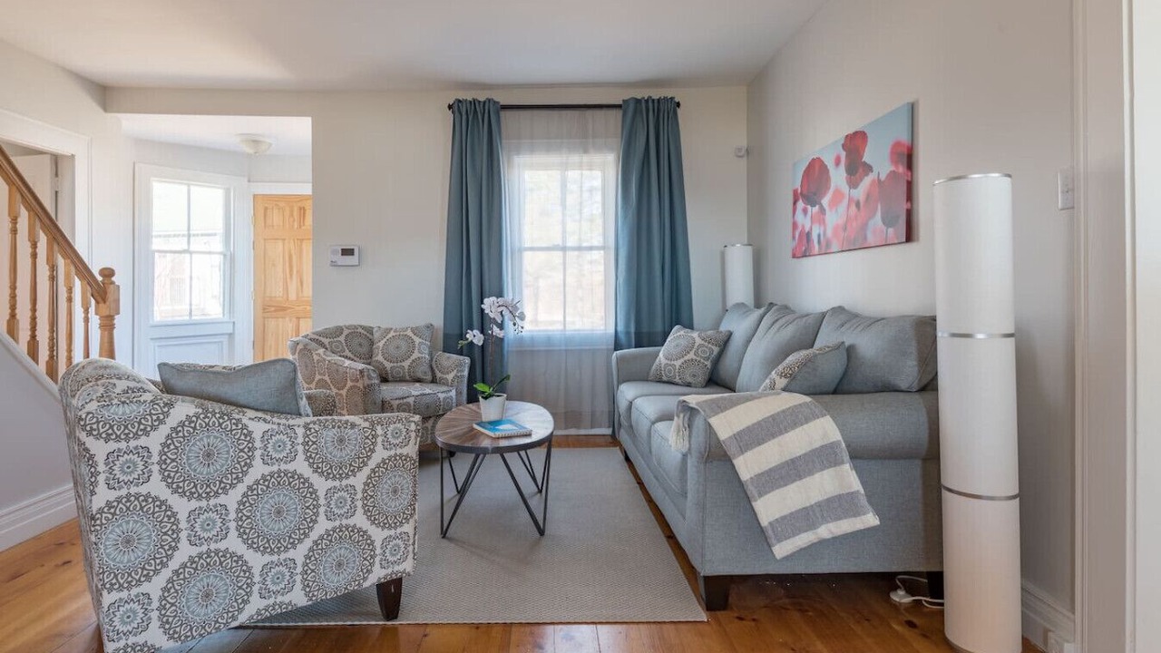 Photo of Livingroom in Western Shore