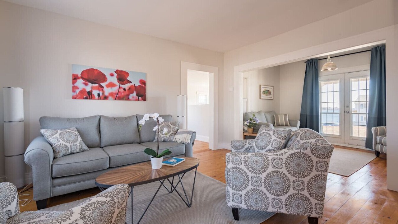 Photo of Livingroom in Western Shore