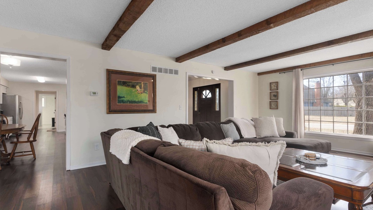 Photo of Livingroom in Shawnee