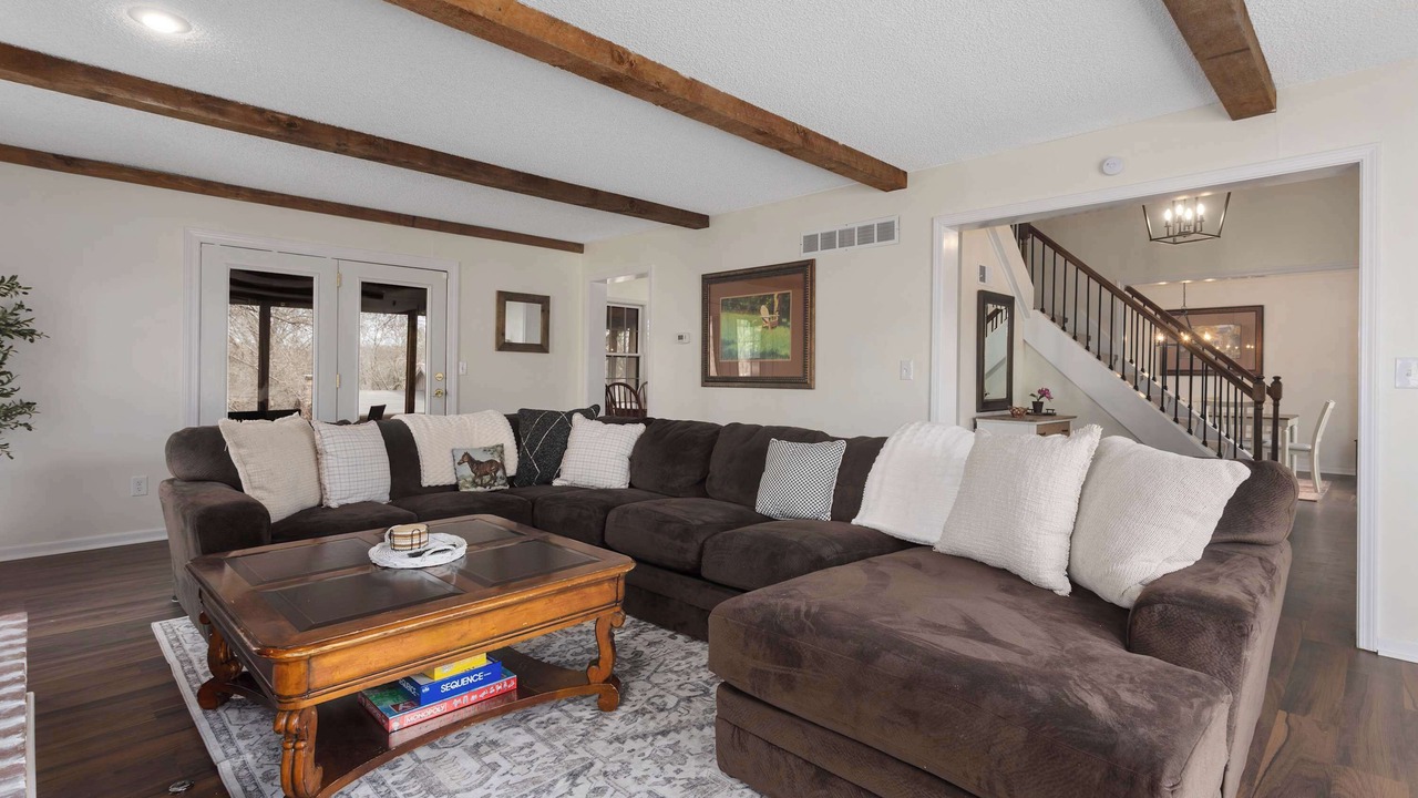 Photo of Livingroom in Shawnee