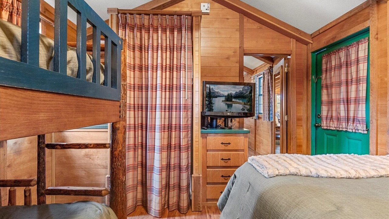 Photo of Bedroom in Loughman