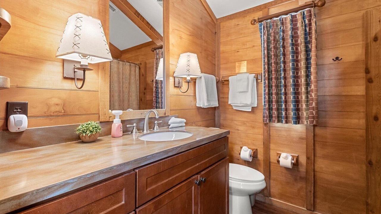 Photo of Bathroom in Loughman