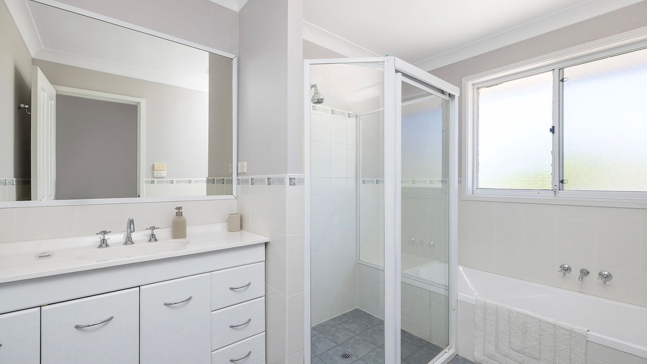 Photo of Bathroom in Lemon Tree Passage