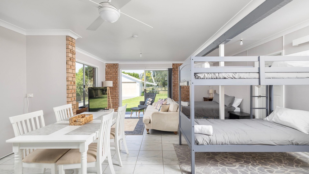 Photo of Others in Lemon Tree Passage