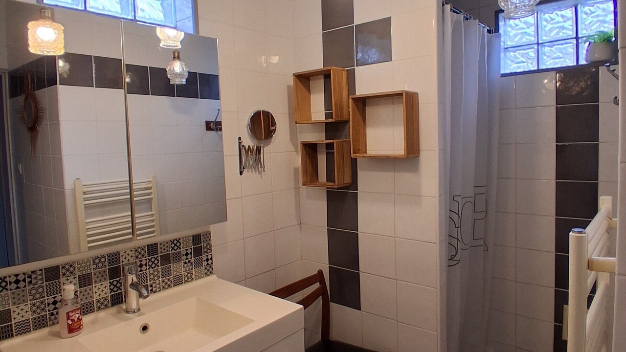 Photo of Bathroom in Le Passage