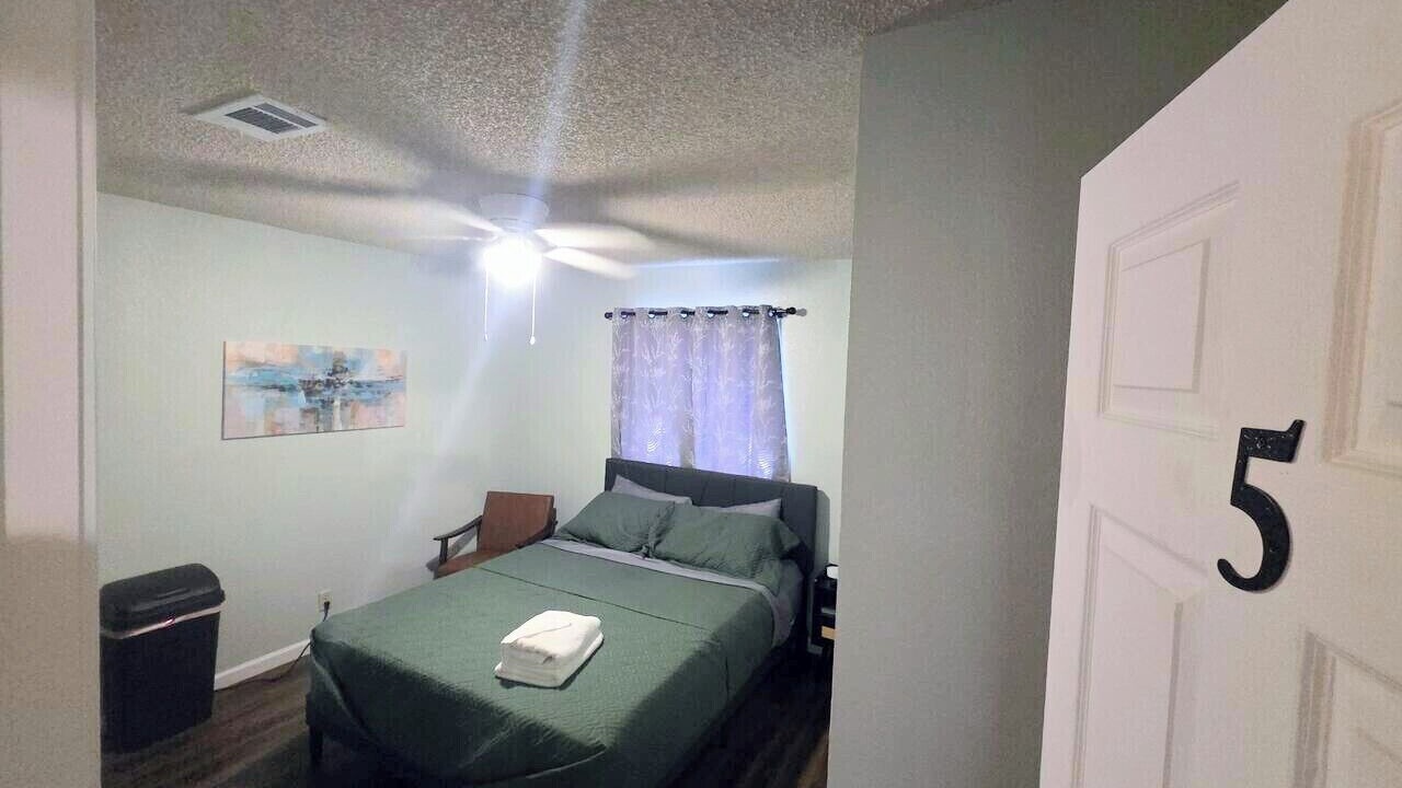 Photo of Bedroom in Groves