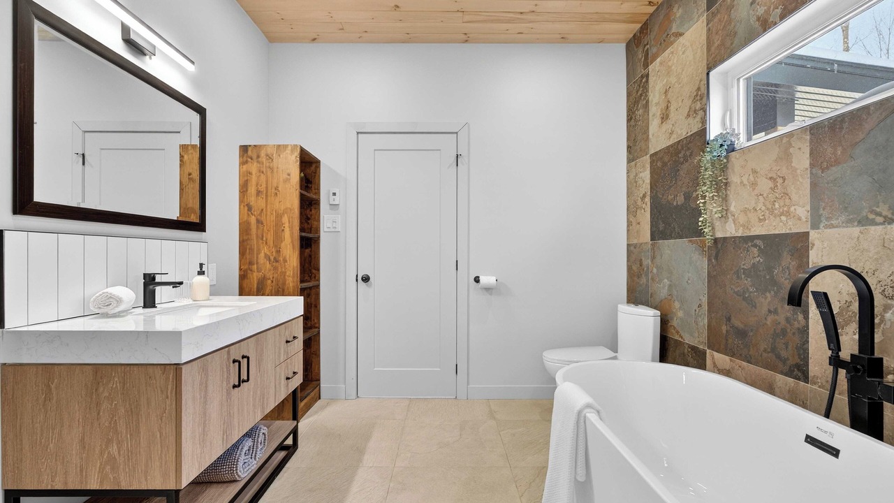 Photo of Bathroom in Saint-Andre-Avellin