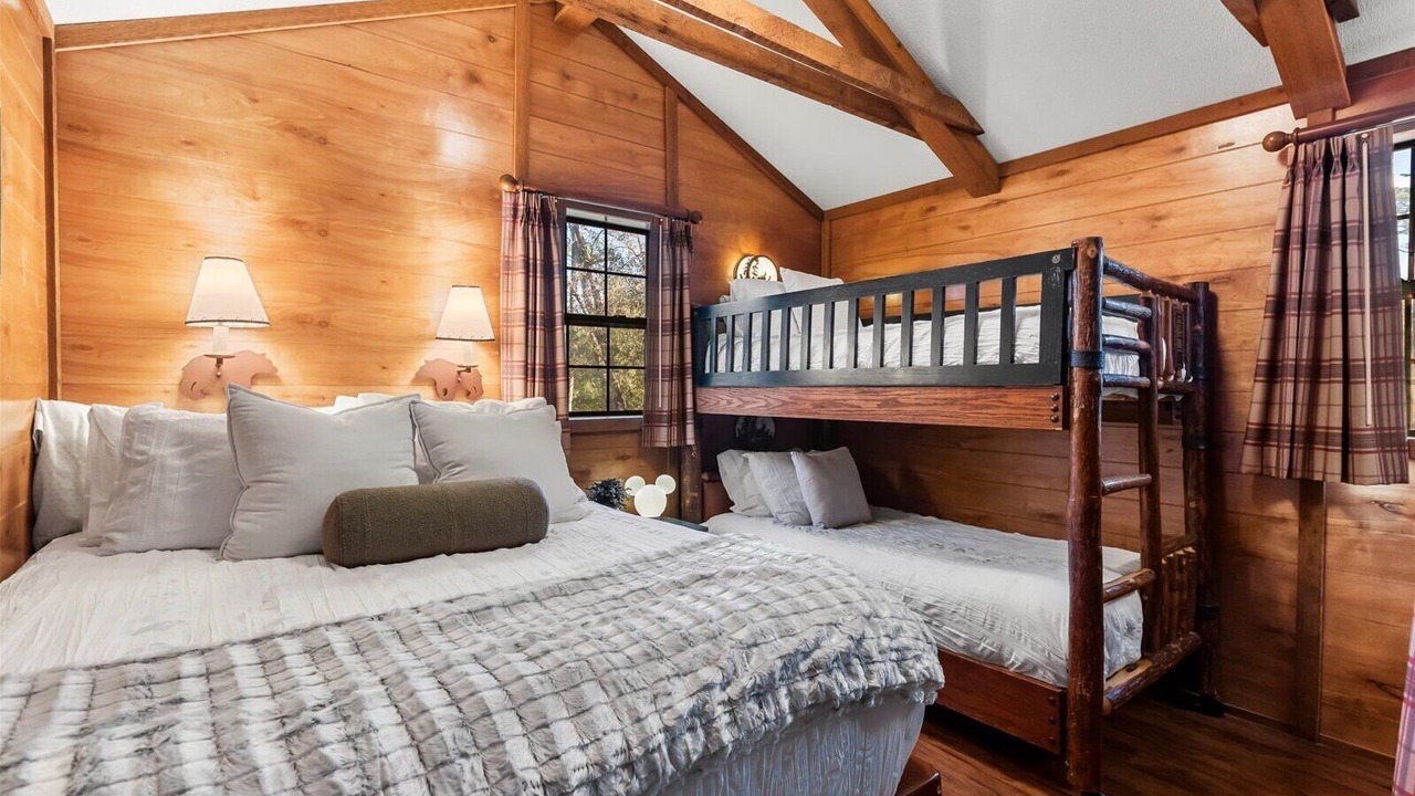 Photo of Bedroom in Loughman