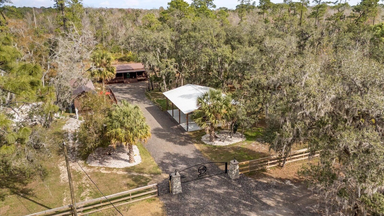 Photo of Outdoor in Loughman