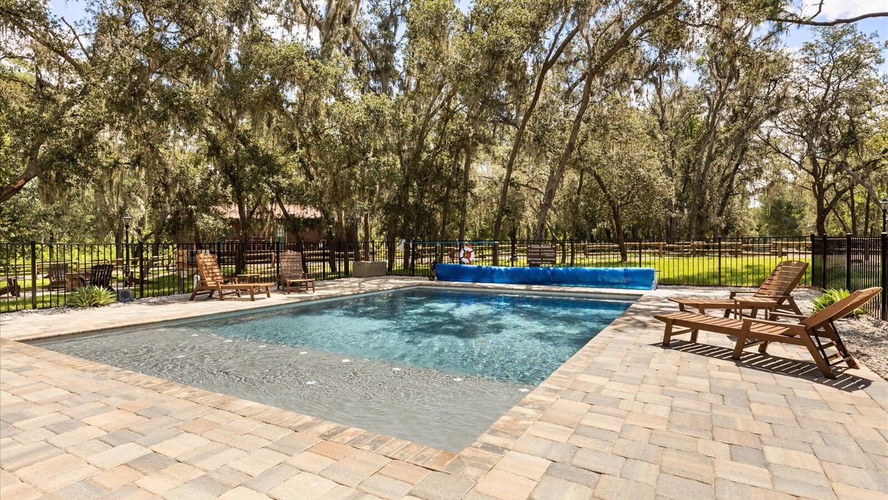 Photo of Outdoor in Loughman