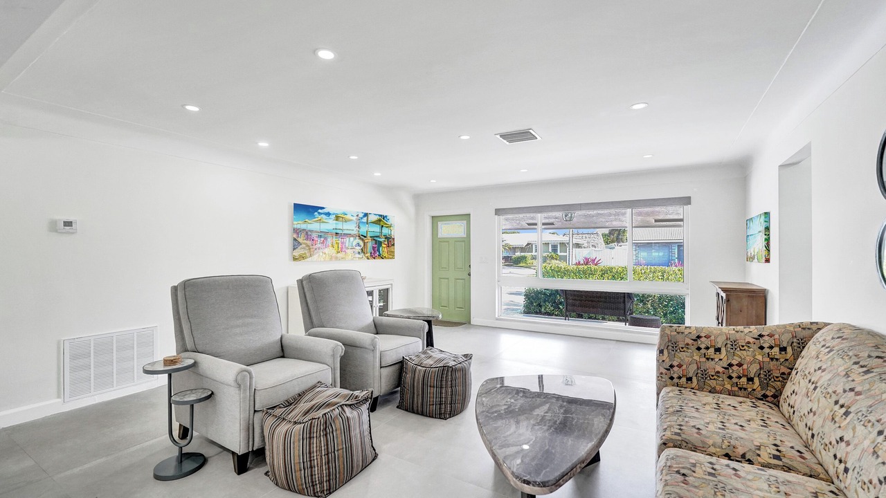 Photo of Livingroom in Garden Isles