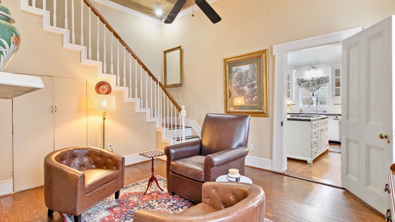 Photo of Livingroom in Downtown Historic