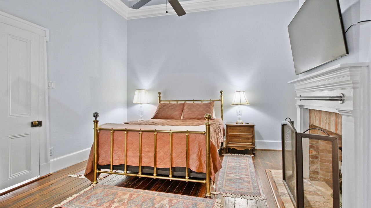 Photo of Bedroom in Downtown Historic