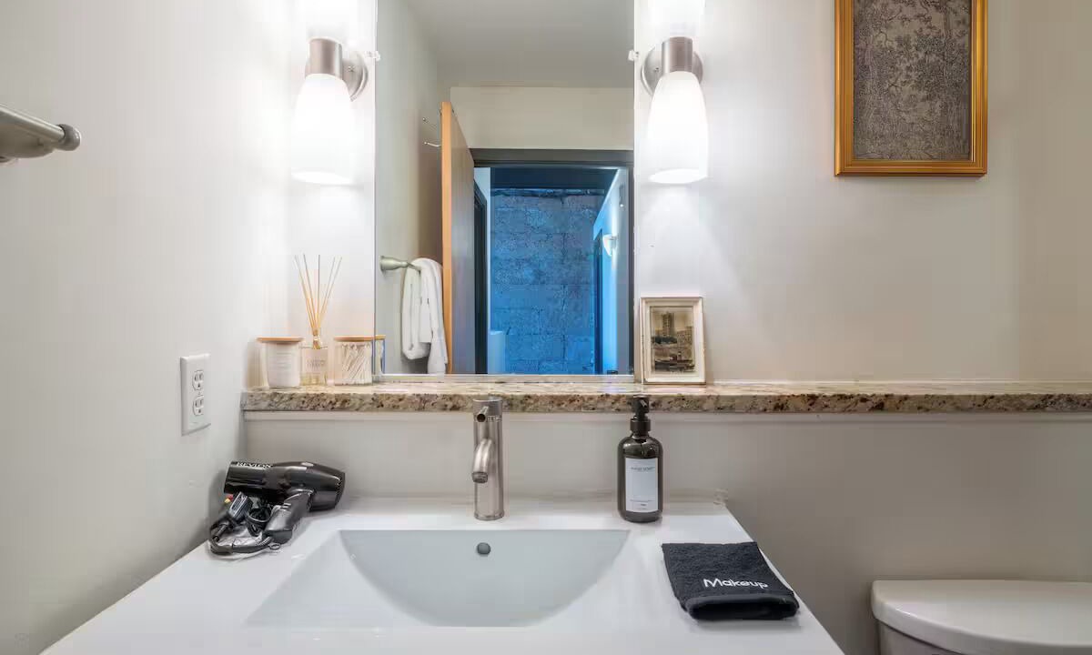 Photo of Bathroom in Downtown Richmond