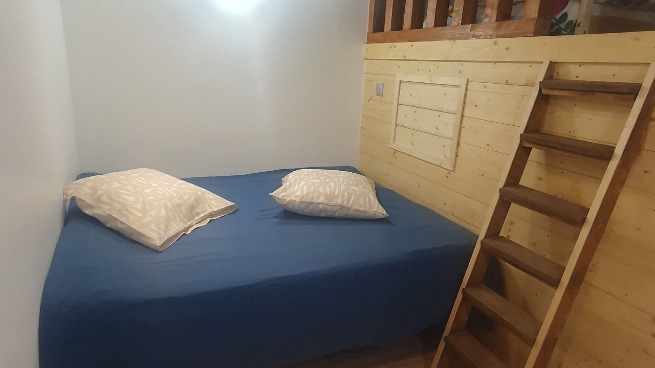 Photo of Bedroom in Gilly-sur-Isere