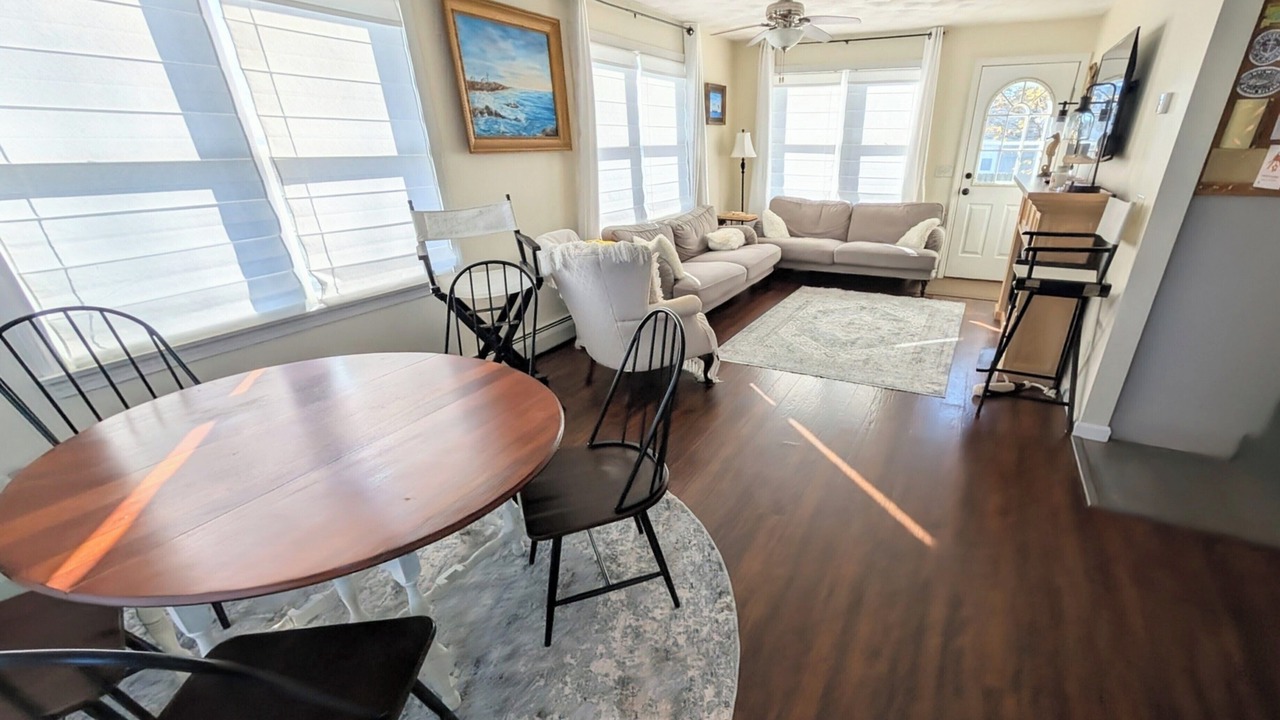 Photo of Livingroom in Snug Harbor