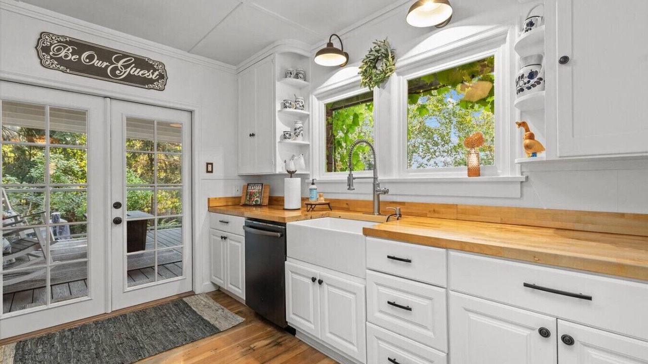 Photo of Kitchen in West Hills