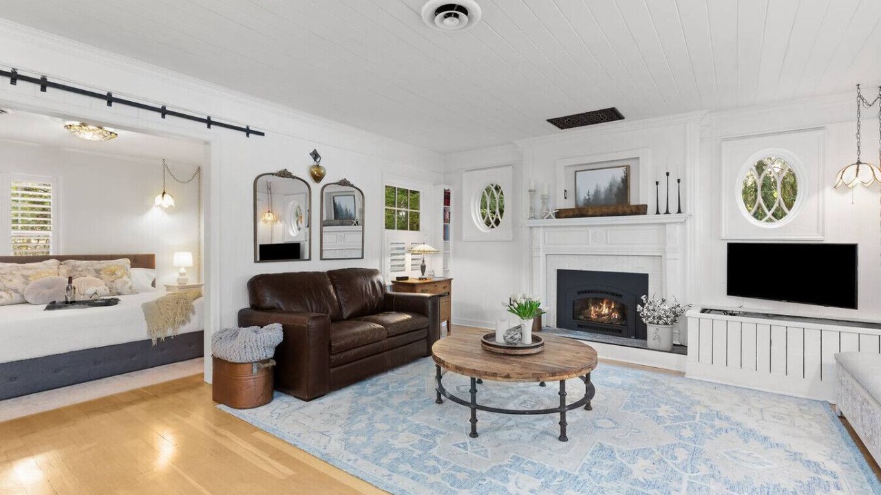 Photo of Livingroom in West Hills