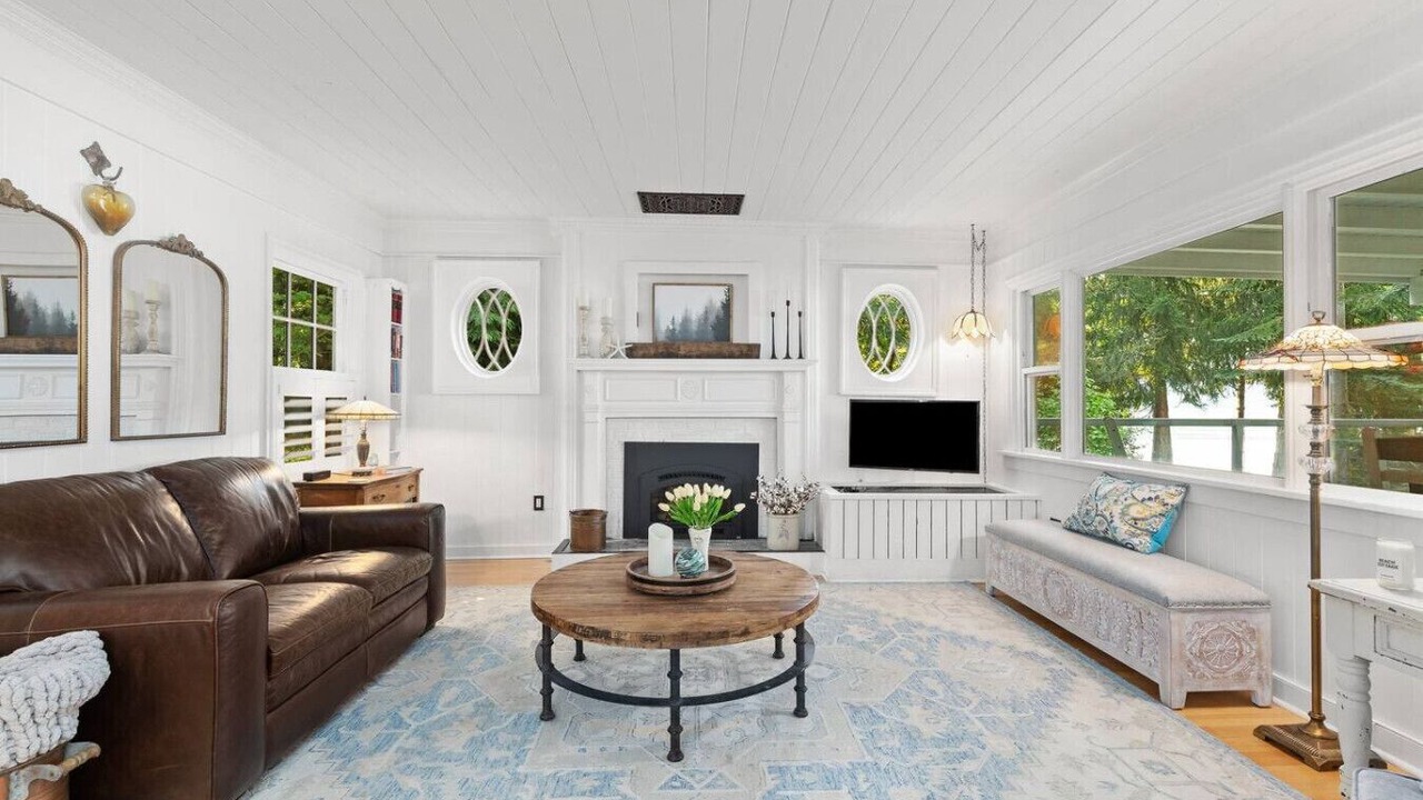 Photo of Livingroom in West Hills