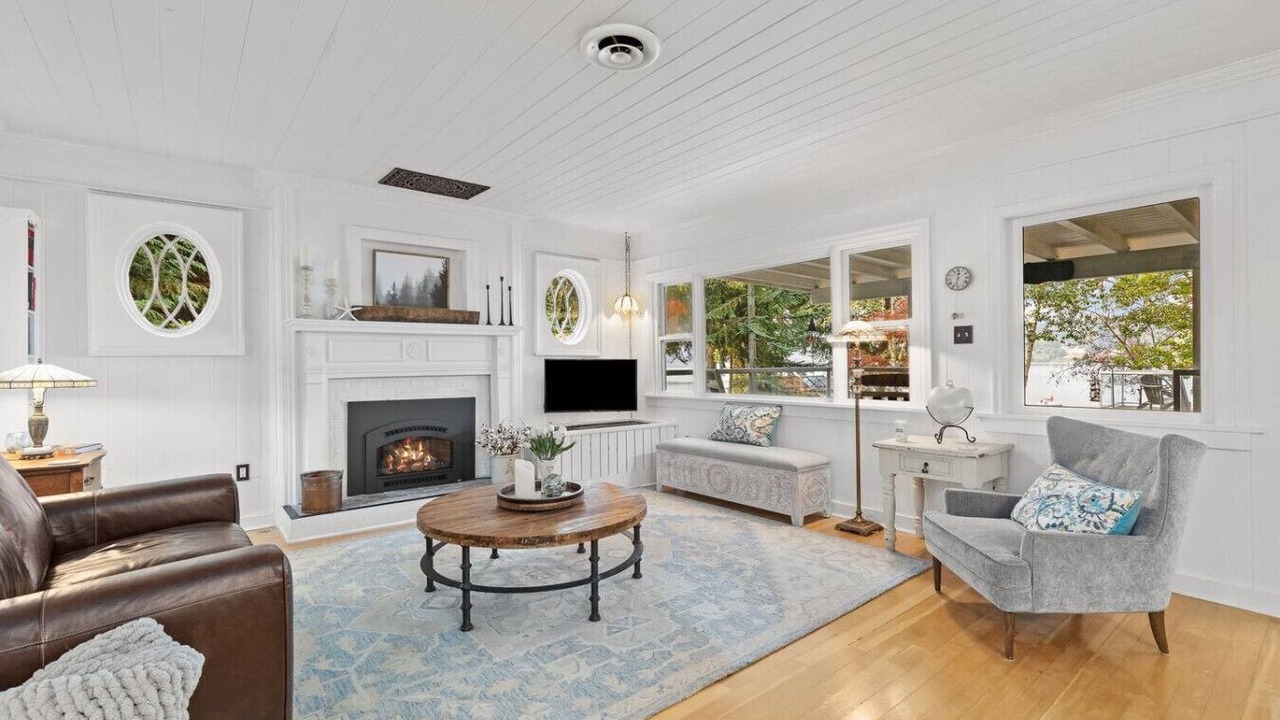 Photo of Livingroom in West Hills