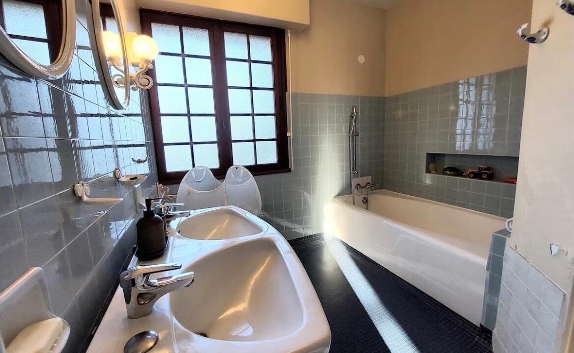 Photo of Bathroom in Montreuil-Bellay
