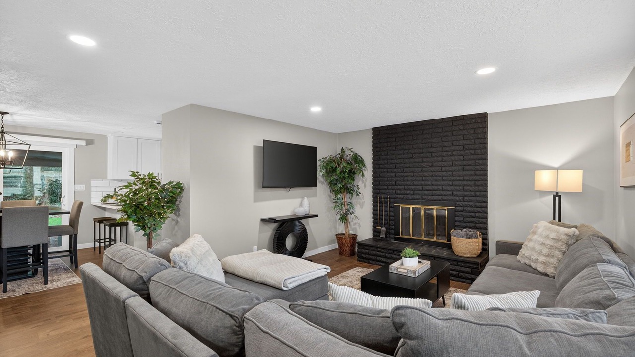 Photo of Livingroom in Aloha