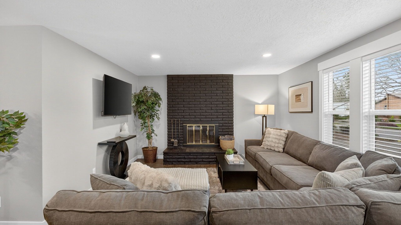 Photo of Livingroom in Aloha