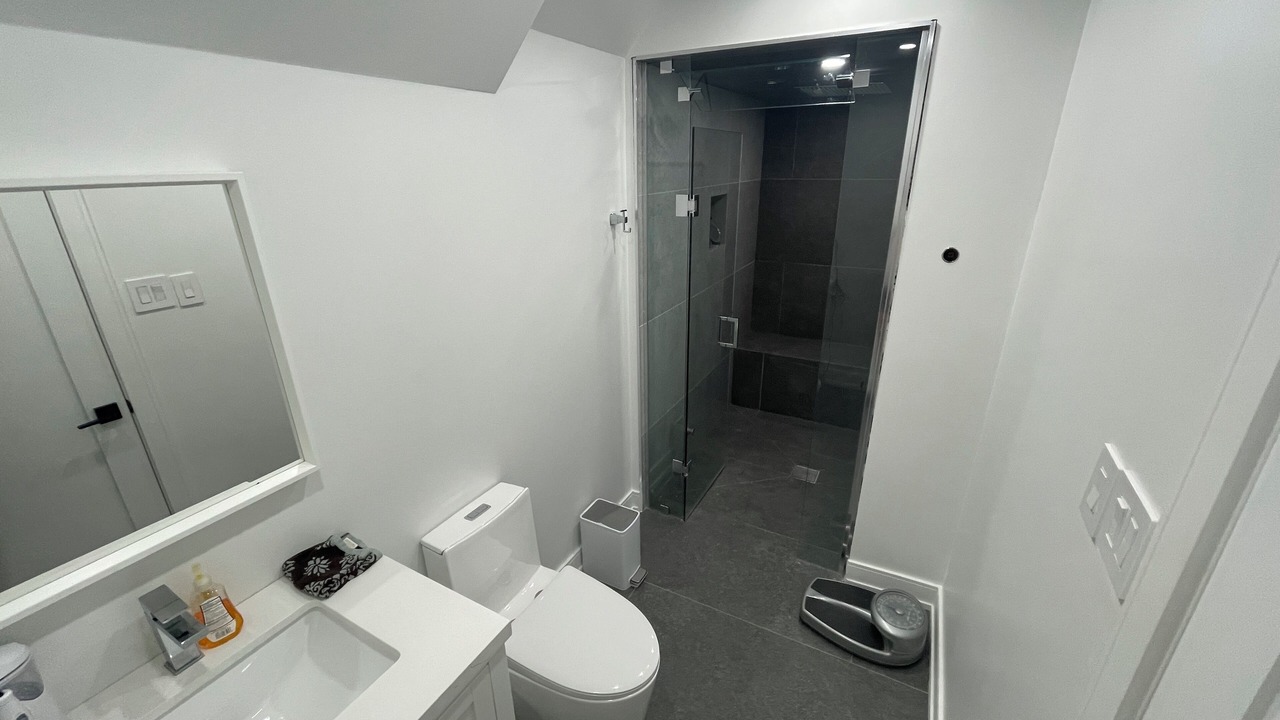 Photo of Bathroom in Bayview Glen