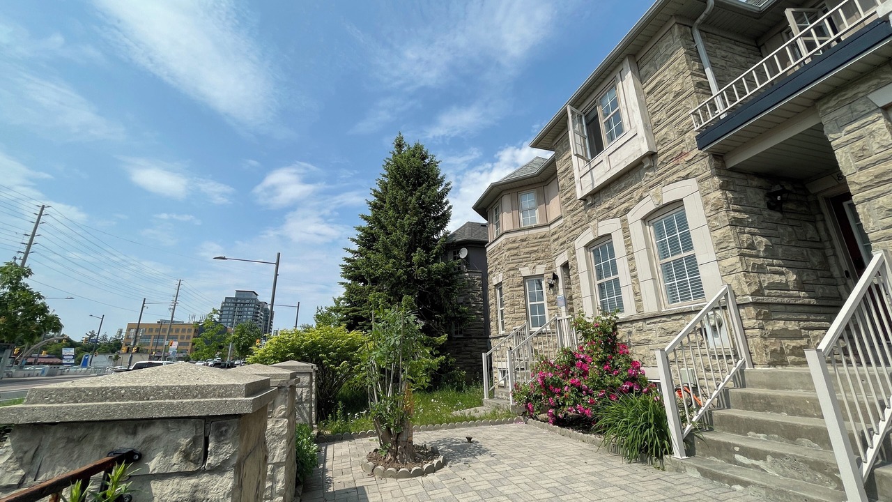 Photo of Outdoor in Bayview Glen