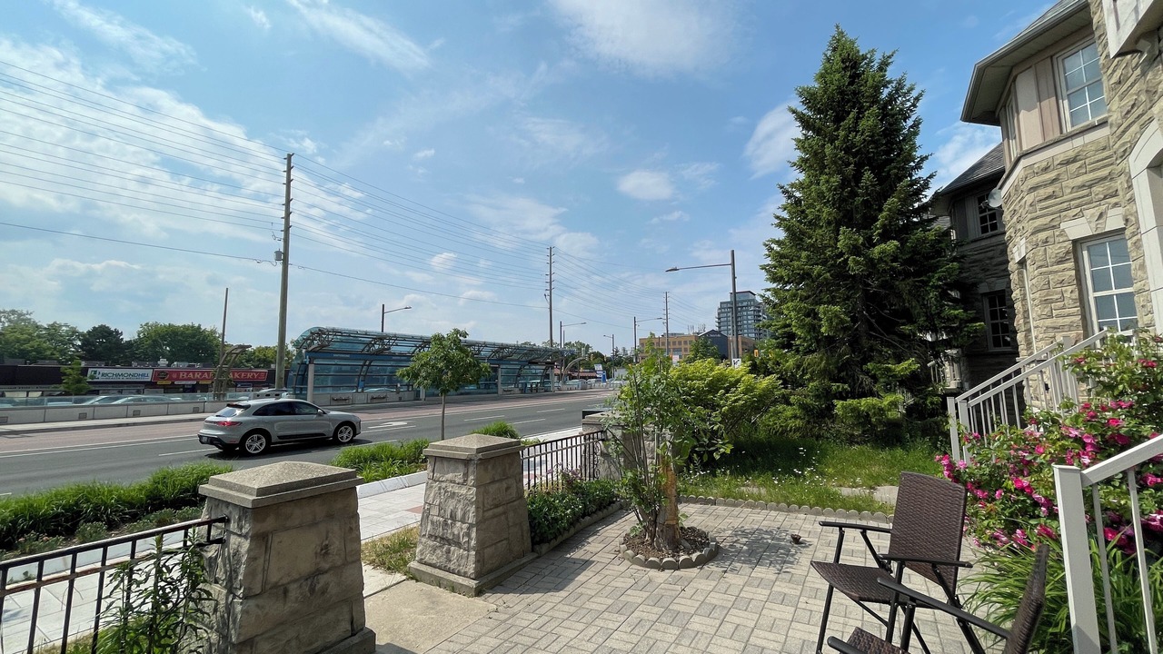Photo of Patio Balcony in Bayview Glen