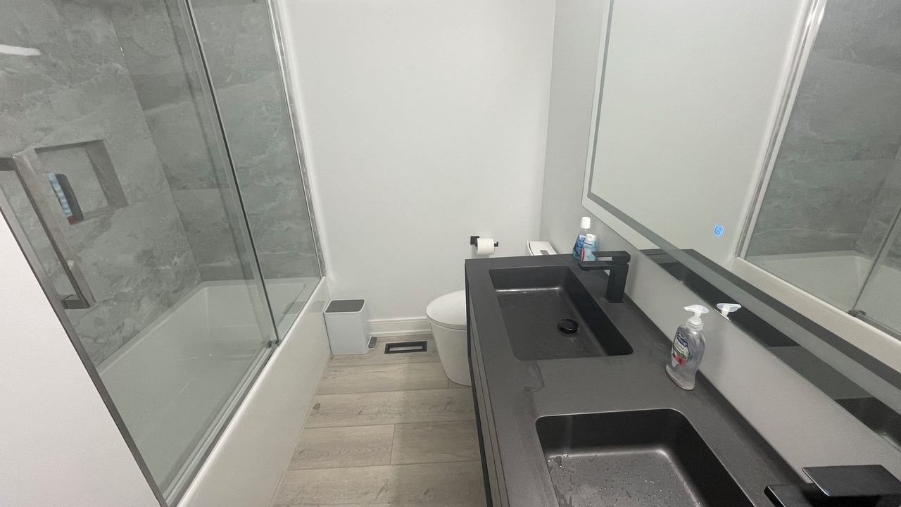 Photo of Bathroom in Bayview Glen