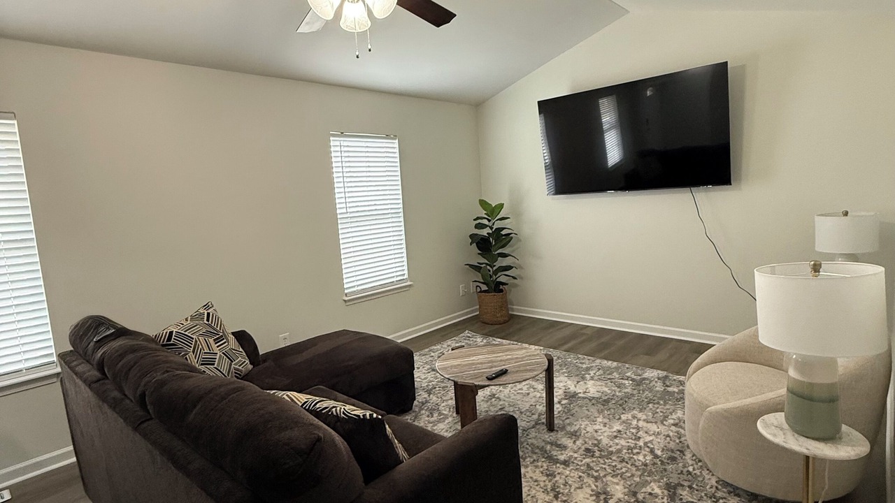 Photo of Livingroom in Elon