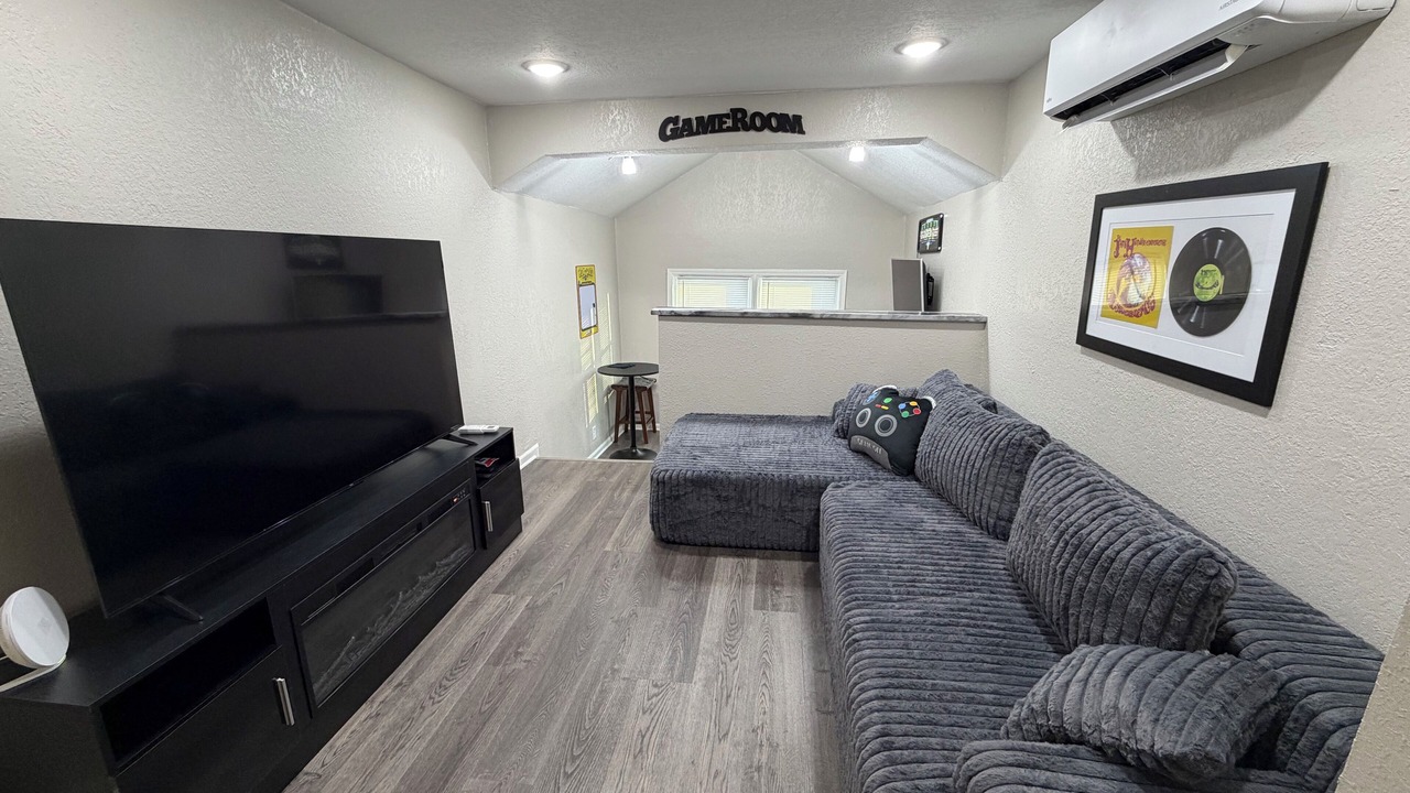 Photo of Livingroom in Warrensburg