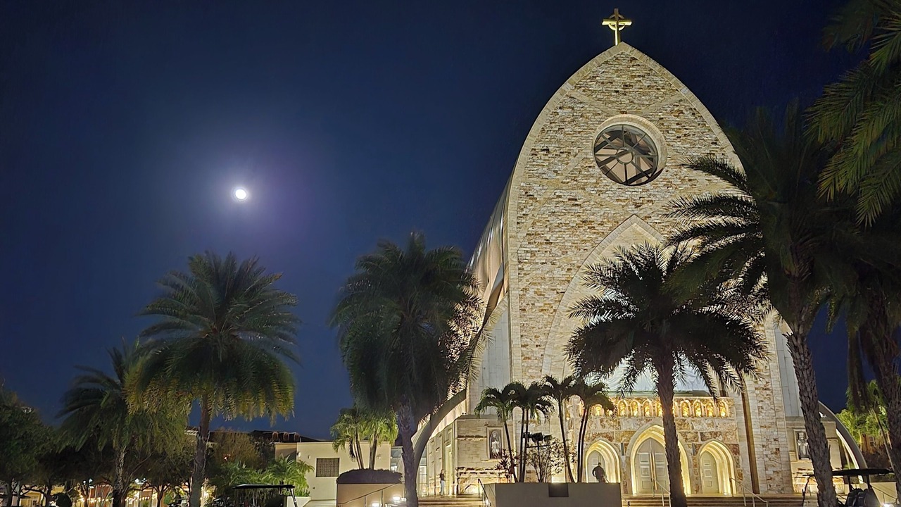 Photo of Others in Ave Maria