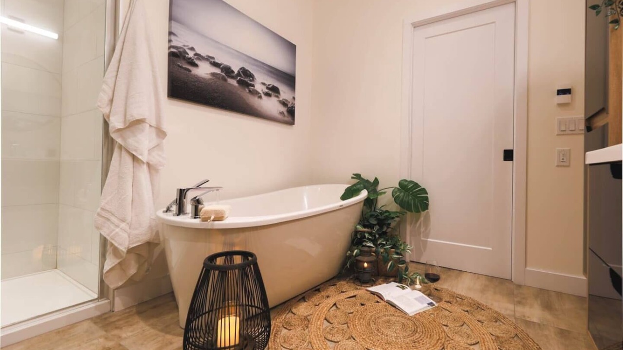 Photo of Bathroom in Argenteuil Regional County Municipality