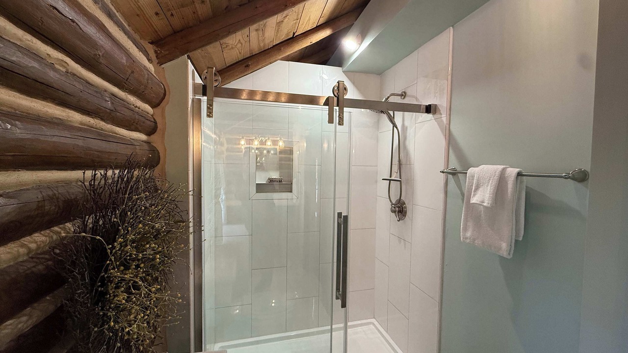 Photo of Bathroom in Camdenton