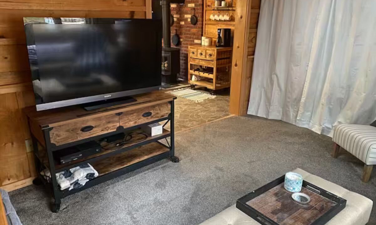 Photo of Livingroom in Mayfield