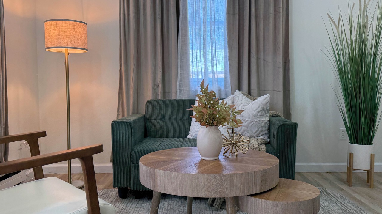 Photo of Livingroom in Utica