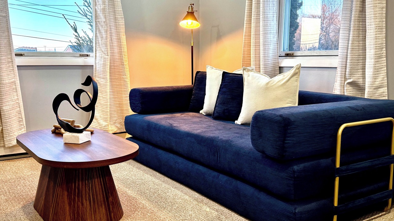 Photo of Livingroom in Utica
