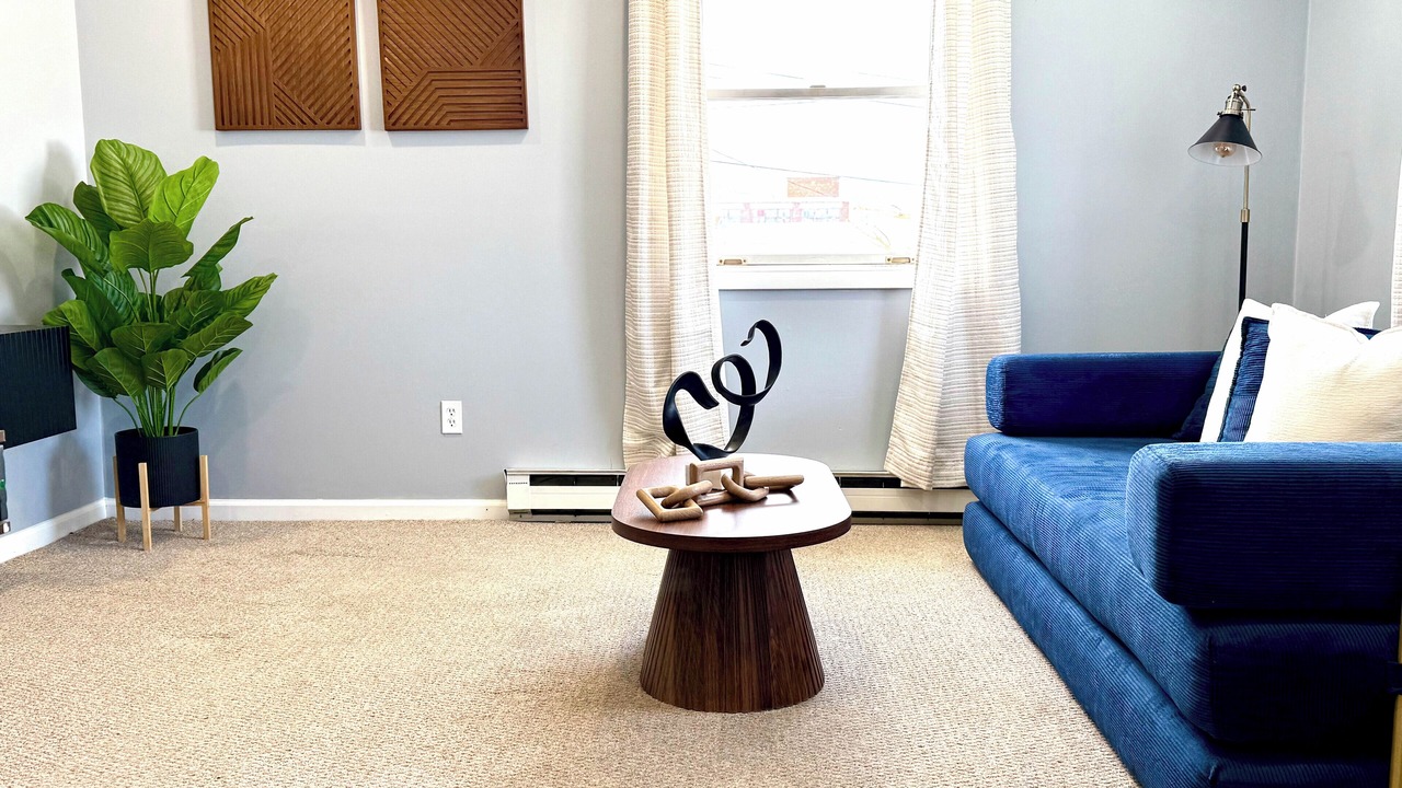 Photo of Livingroom in Utica